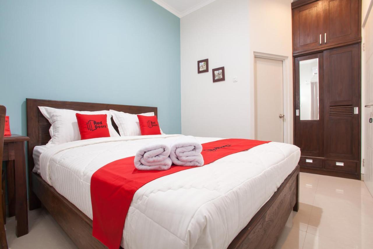 فندق سورابايافي  Reddoorz @ Wiyung 3 المظهر الخارجي الصورة